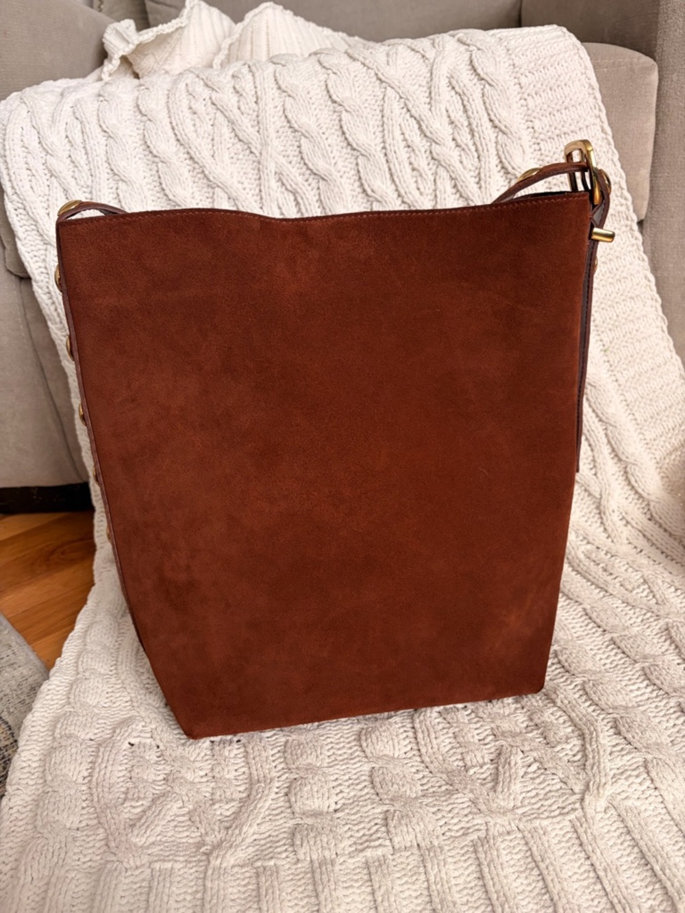 Madewell Suede Bucket Bag with Gold-Stud Shoulder Strap - Picture 5 of 8